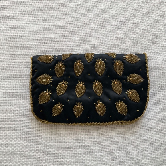 •Vintage  70s Handcrafted Black Silk Pineapple Shaped Beading Purse Clutch - Picture 4 of 13